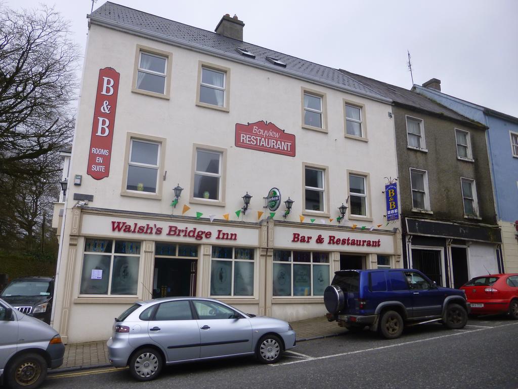 Walsh'S Bridge Inn Newport  Exterior photo